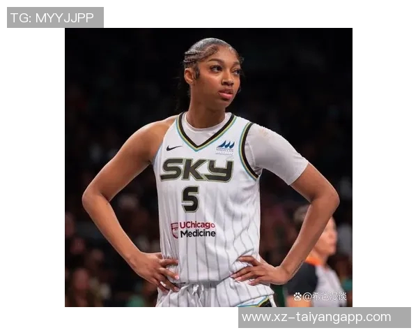 安吉尔里斯分享多伦多48小时美照展现青春活力与时尚魅力